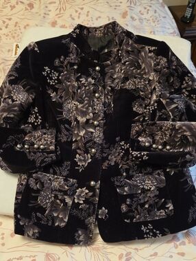Women's Black Floral Lined Velvet Jacket